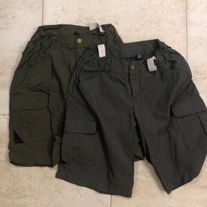 Boys youth medium cargo shorts!